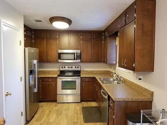 5th image of 3317 Woody Way
