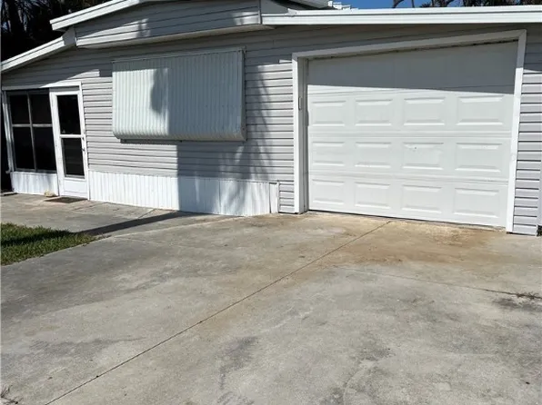 5096 Curlew Dr, Saint James City, FL 33956