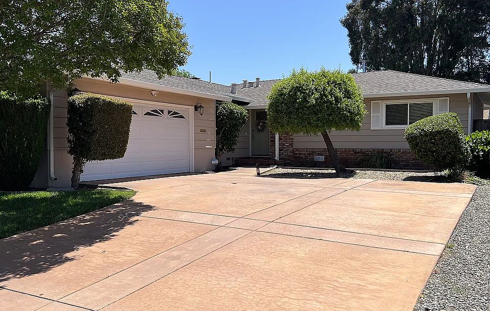 1st image of 38106 Parkmont Dr