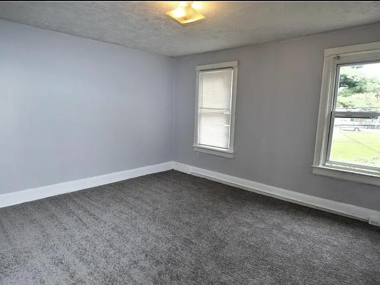 233 Hills Pl — Photo 8