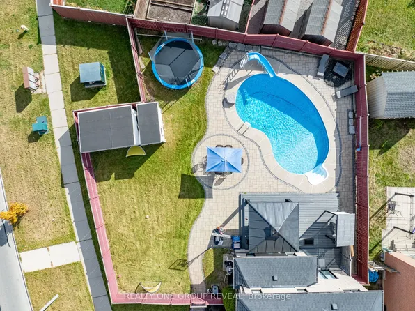 1 Bridgid Dr, Whitby, ON L1P 1T7