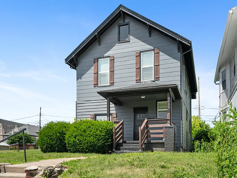 3032 Wayne Ave — Photo 3