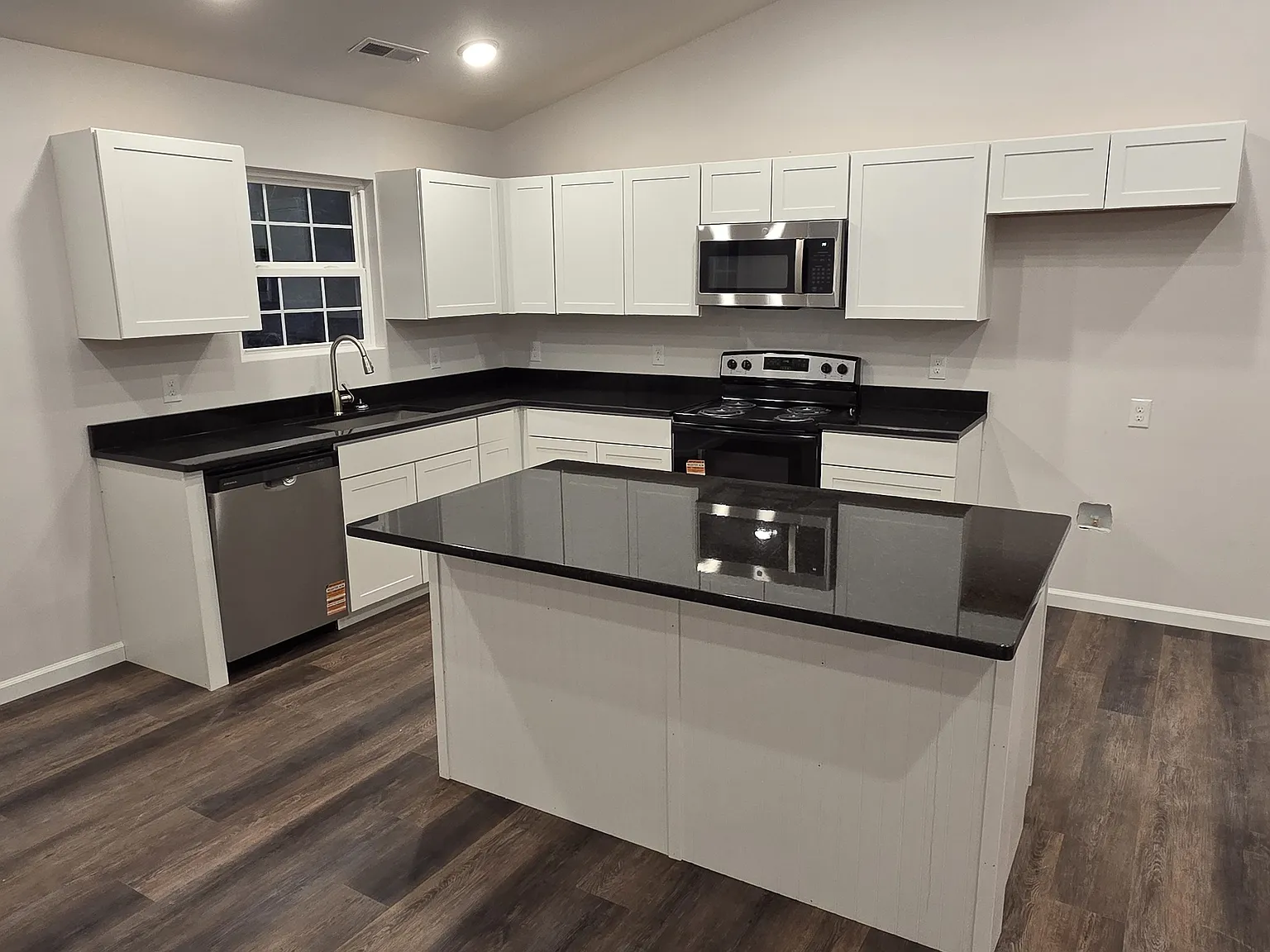 3 bed, 1501 sqft, $2,500 — Photo 3