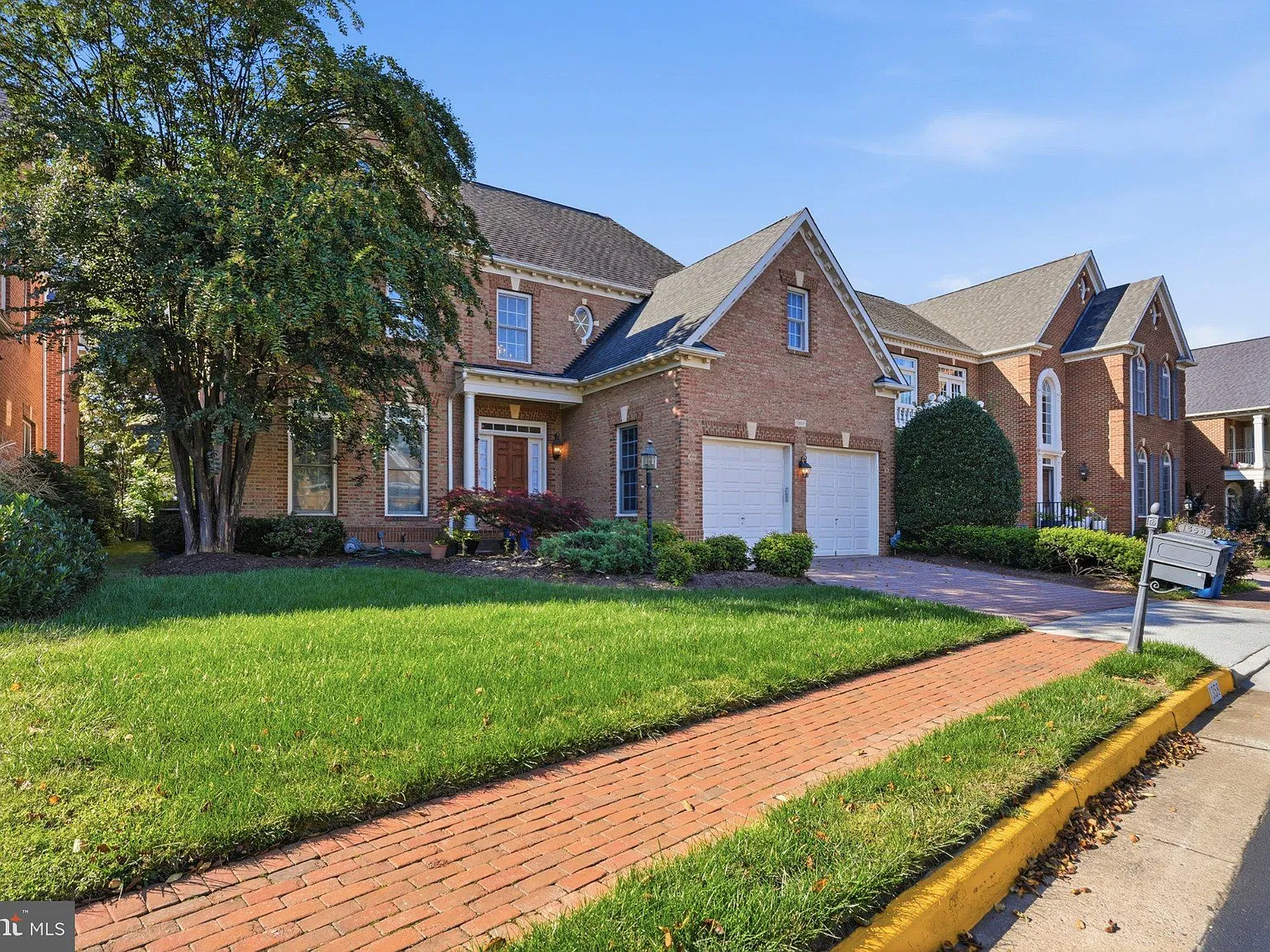 4 bed, 6.0 bath, 4281 sqft, $5,900 — Photo 1