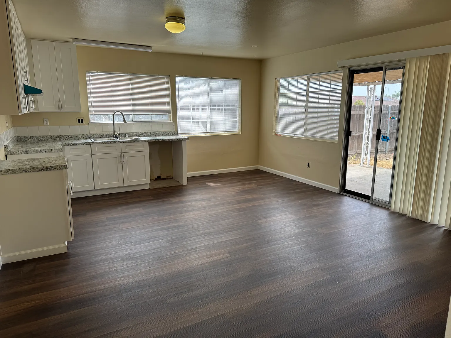 3 bed, 1275 sqft, $3,950 — Photo 2