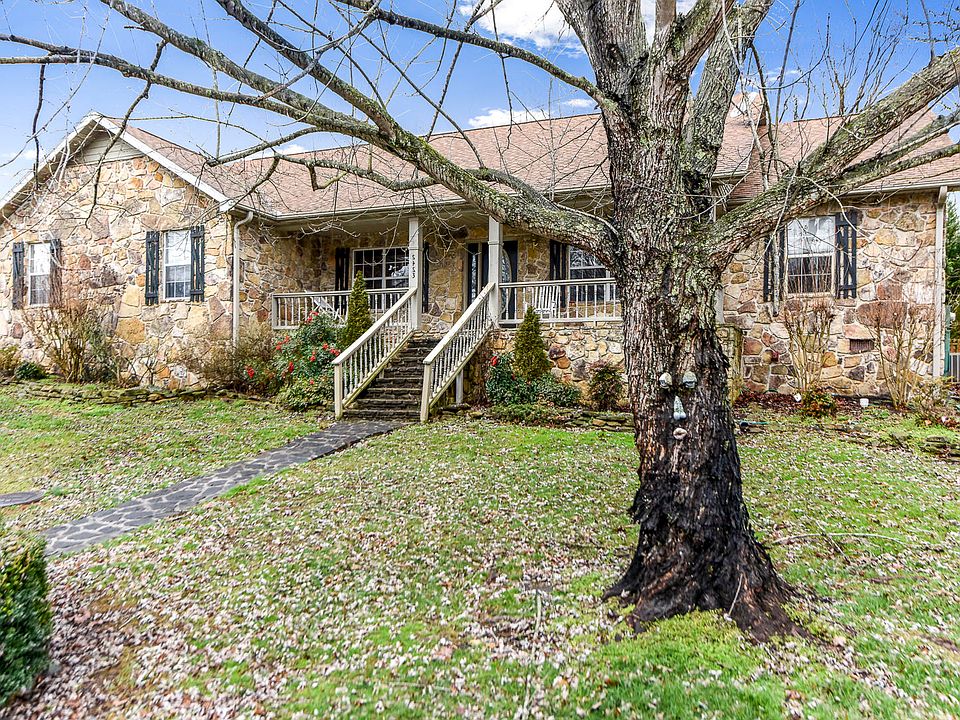 2nd image of 2423 Dublin Dr