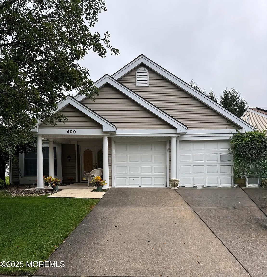 409 Kingsridge Road photo 1