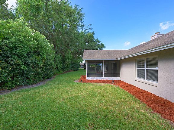 4th image of 900 Brookmeadow Dr