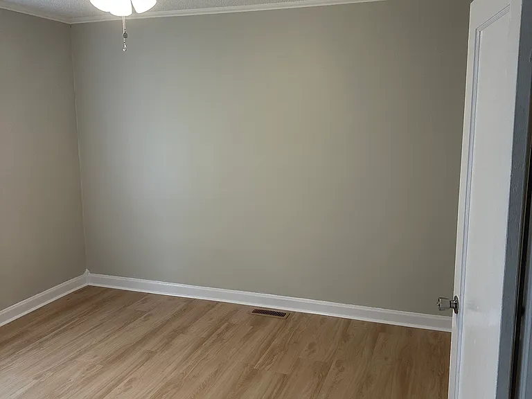 1284 Campbell St — Photo 8