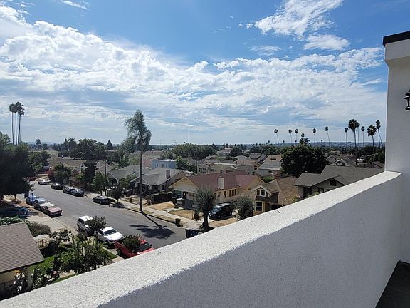 4th image of 3916 Brighton Ave