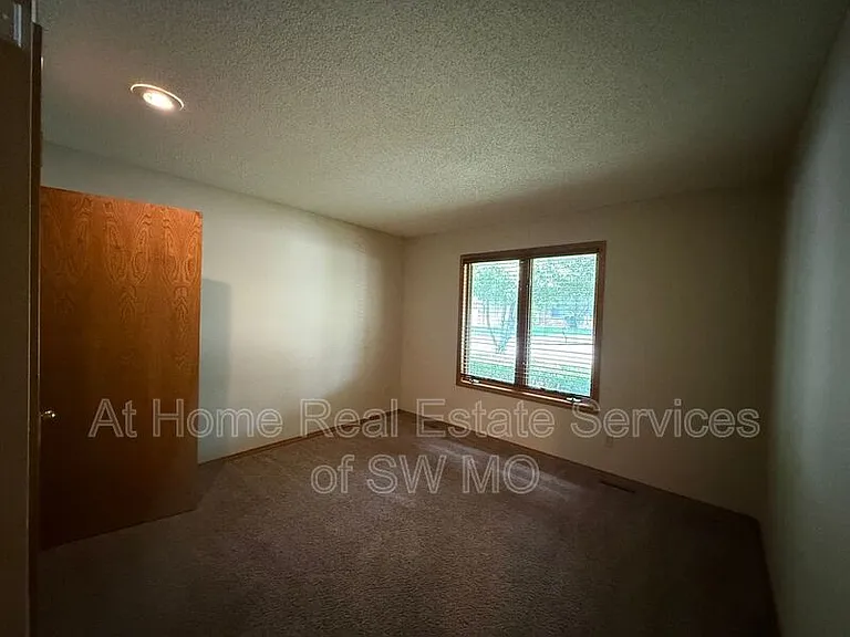 4121 S Parkcrest Ave — Photo 9