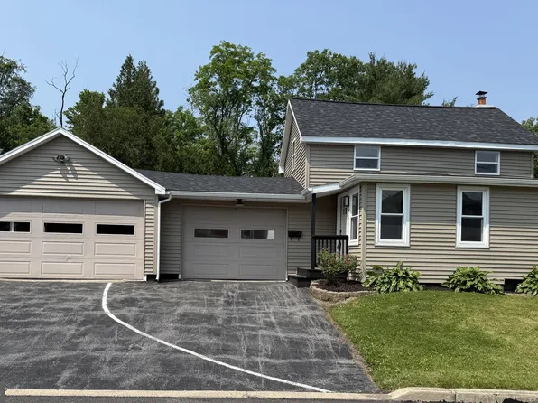 233 S Chestnut St, Mill Hall, PA 17751