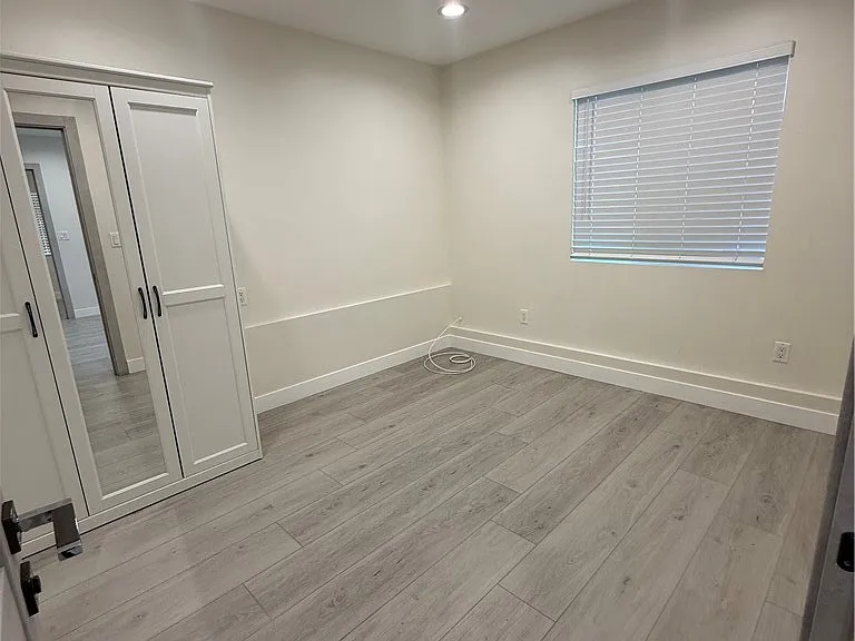 11022 Louise Ave — Photo 13
