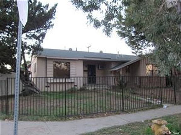 3rd image of 8001 Cedros Ave