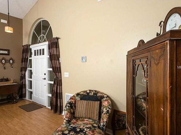 4th image of 1064 Kelly Creek Cir