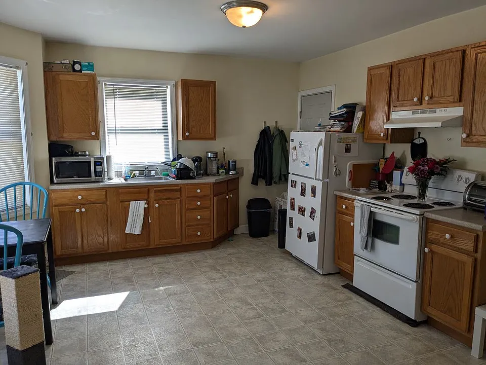 117 Waterman Ave #1R