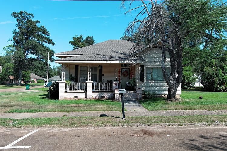 1st image of 803 Pearl River Ave