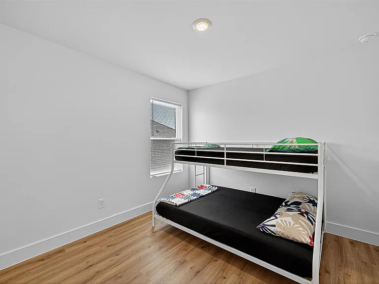 27615 Seascape Village Dr — Photo 28