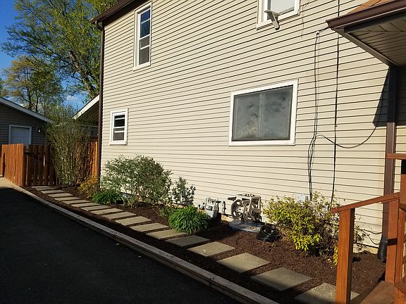 5th image of 835 Randle St