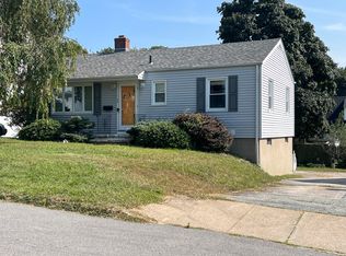 44 Longview St, New London, CT 06320