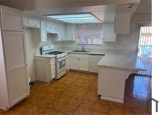 2nd image of 1027 Chagal Ave