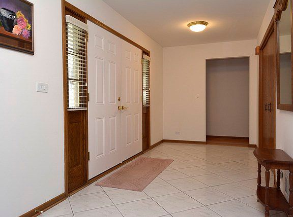 2nd image of 712 E Maude Ave