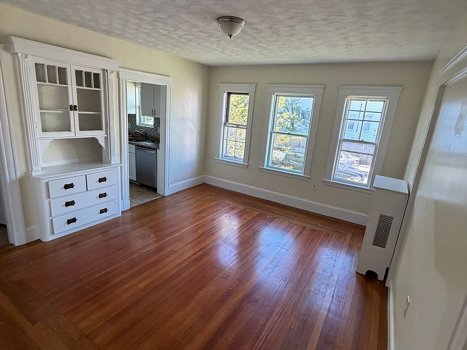 1st image of 19 Eliot St #19