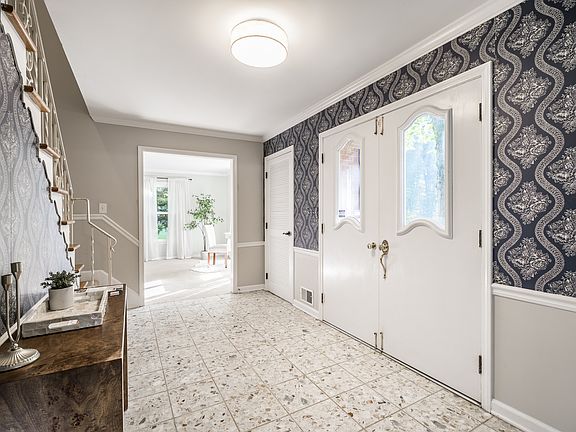 5th image of 6154 Forest View Dr