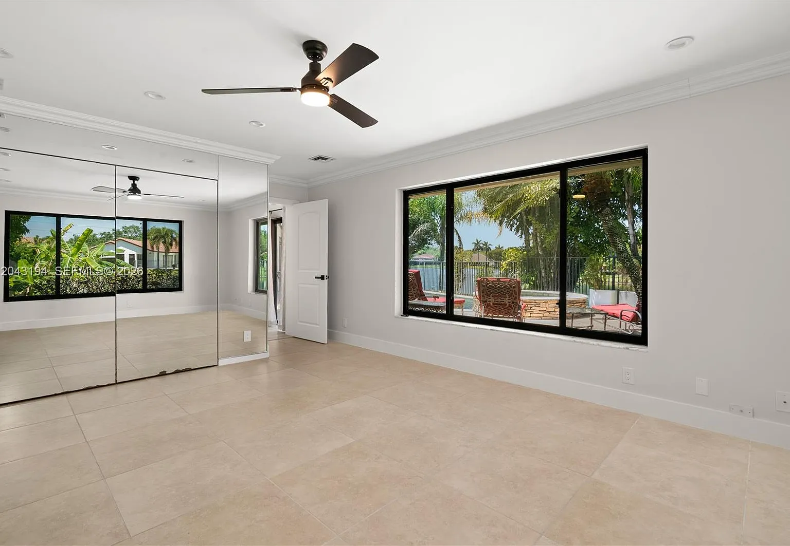 4 bed, 2.5 bath, 3401 sqft, $7,200 — Photo 4