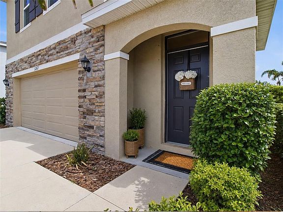 2nd image of 3262 Hilltop Cir