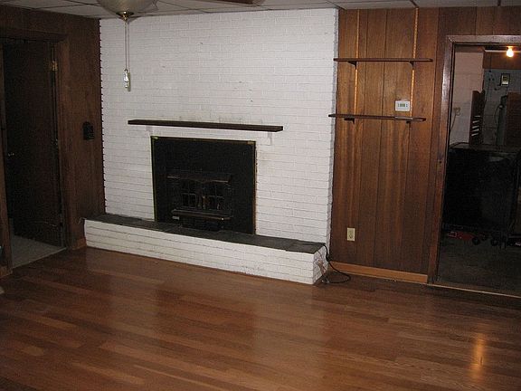 4th image of 715 Keller Pkwy
