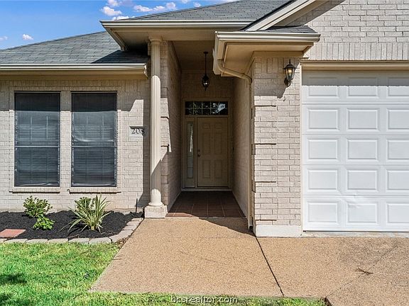 2nd image of 208 Stuttgart Cir