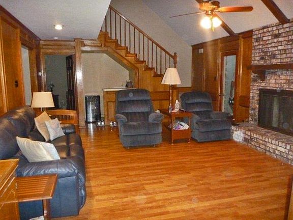 5th image of 116 Arrowwood St