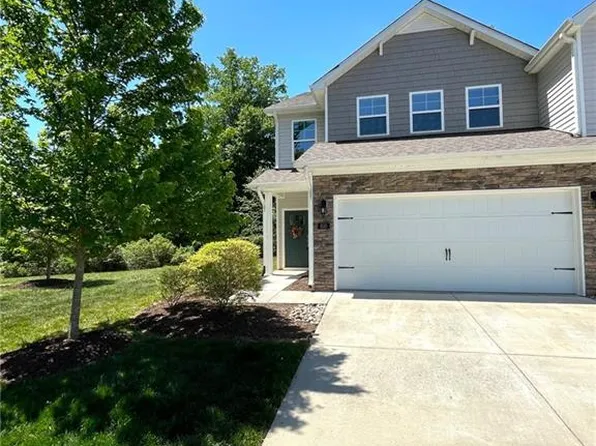 830 Riley Ln, Greensboro, NC 27455