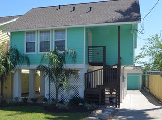 615 Oak Rd, Clear Lake Shores, TX 77565