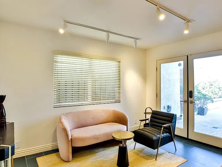 203 Frankfort Ave — Photo 8