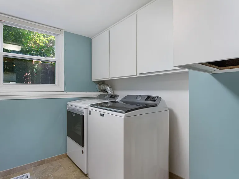 115 Iroquois Ave — Photo 34