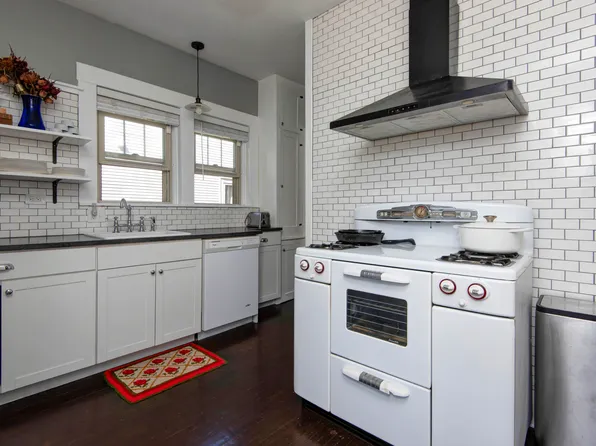 627 S Market Avenue, Springfield, MO 65806