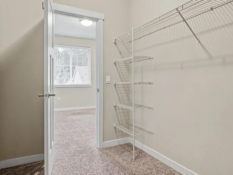 1643 Burnside Pl #C — Photo 20