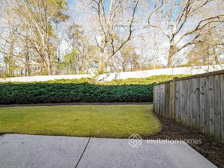 233 Regent Sq — Photo 15