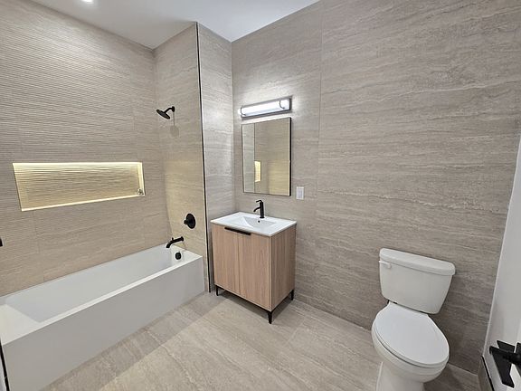 3rd image of 450 Scotland Rd #7I
