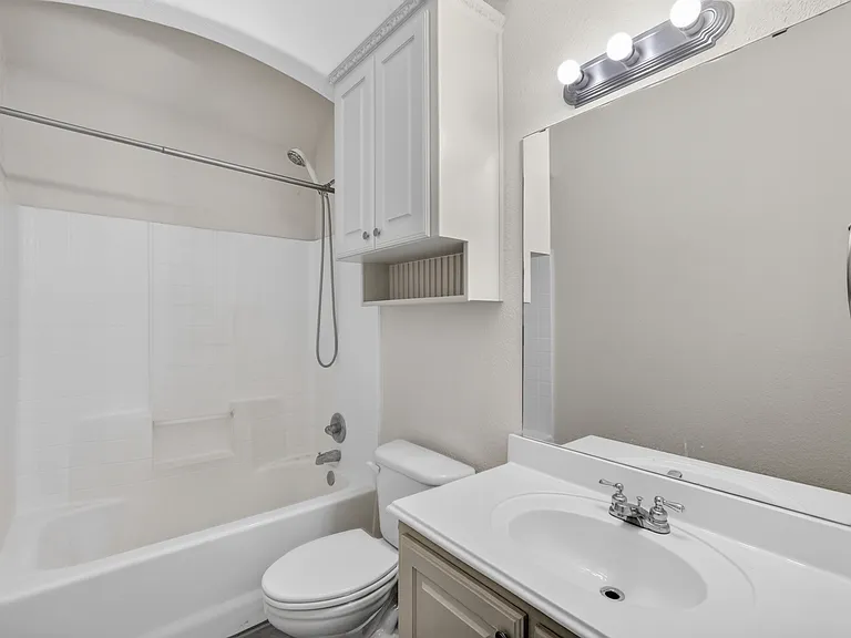 5709 Main St — Photo 13