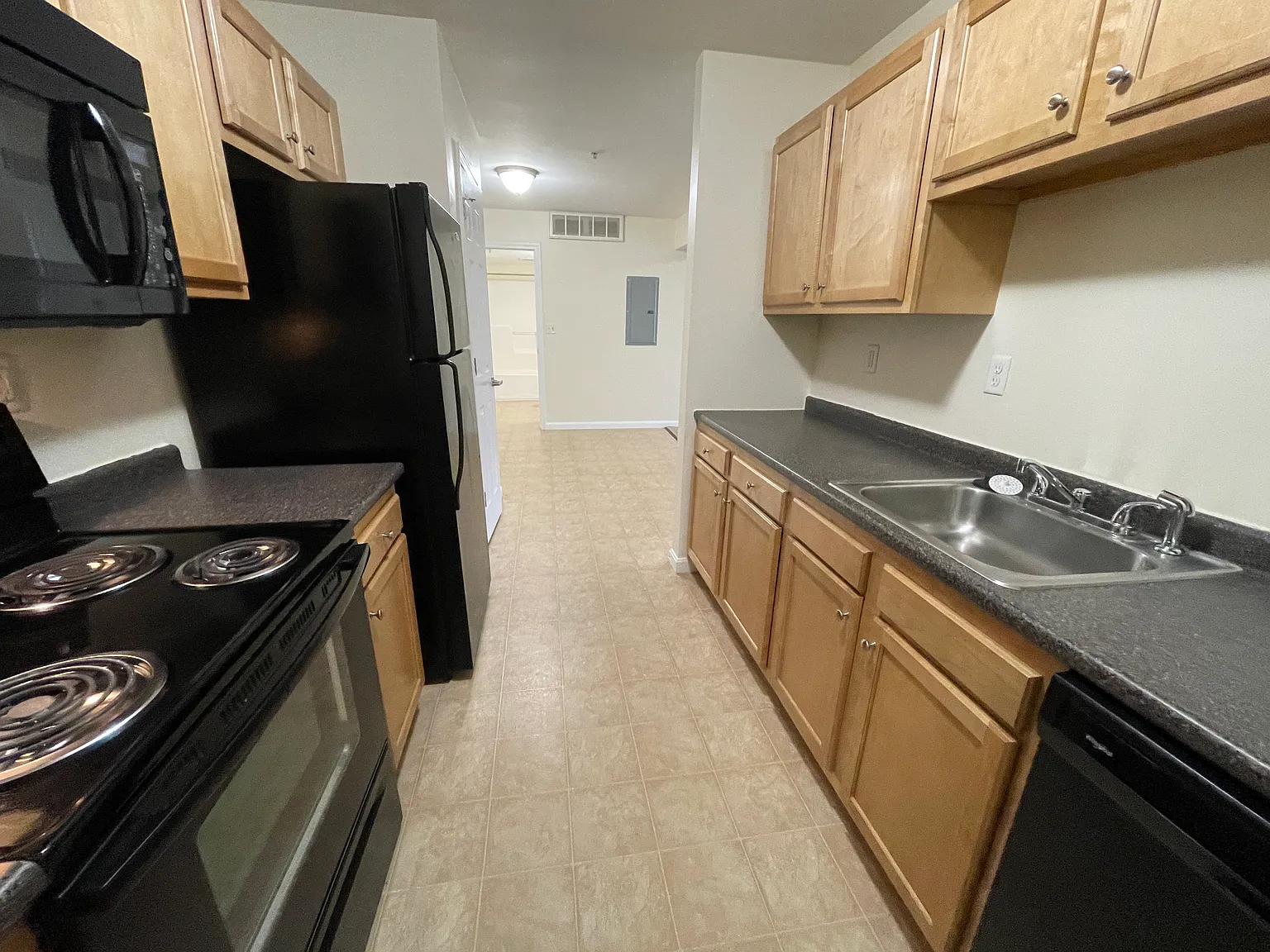 Redstone Apartments — Photo 3