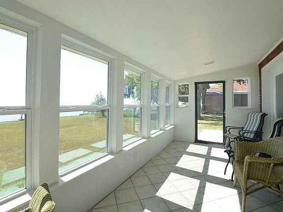 3rd image of 291 Fishermans Bend Dr
