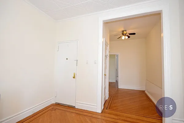 Rented by RES New York | media 22