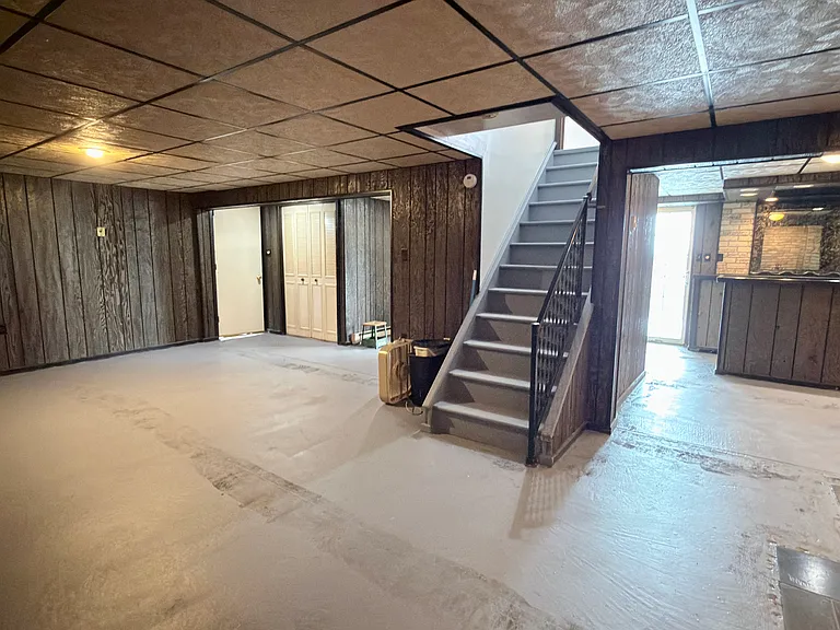 1015 E Hamilton St — Photo 39