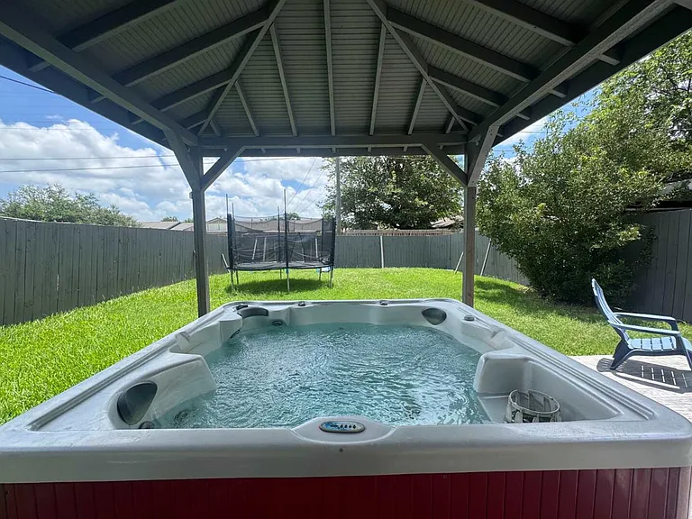 Jasmine Ln — Photo 33