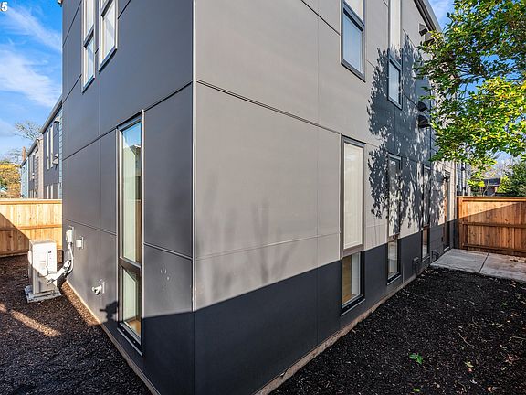 5th image of 5484 SE Boise St