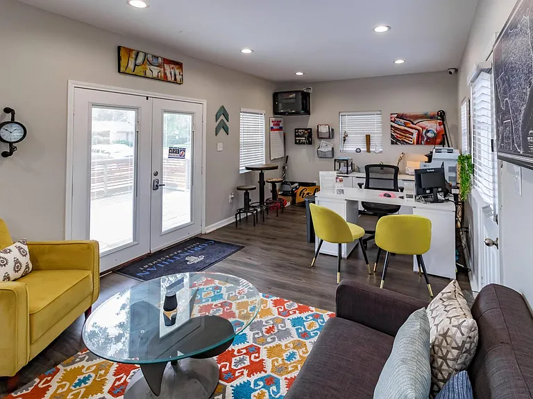 Leasing office