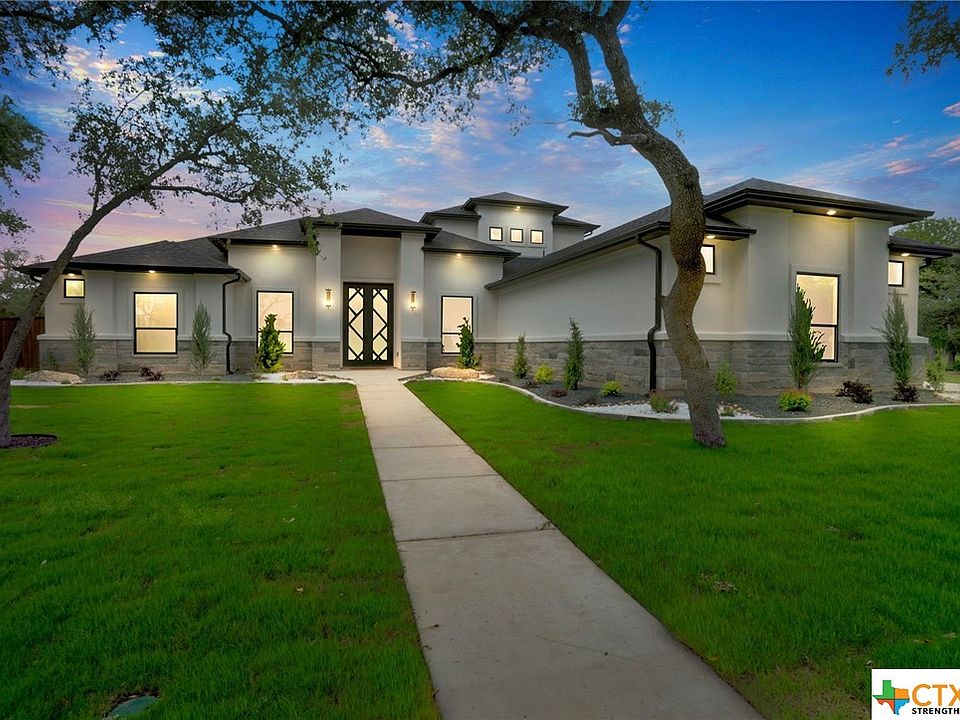 1st image of 325 Airosa Dr
